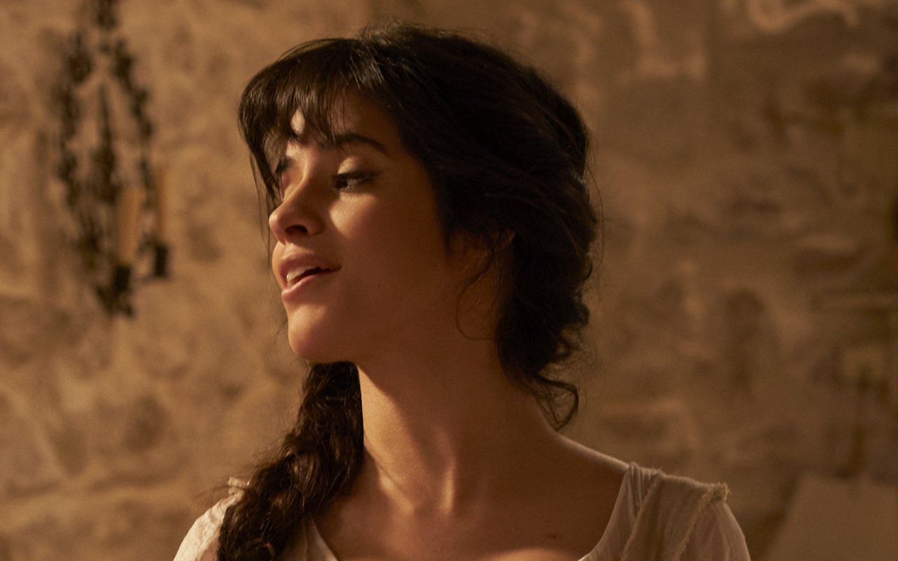 Films Et Séries Tv Avec Camila Cabello Camila Cabello Turns From Pauper Into Princess in First Look at