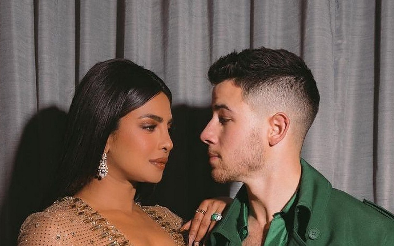 Priyanka Chopra So 'Proud' of Nick Jonas for Hosting Billboard Music Awards Despite Rib Injury