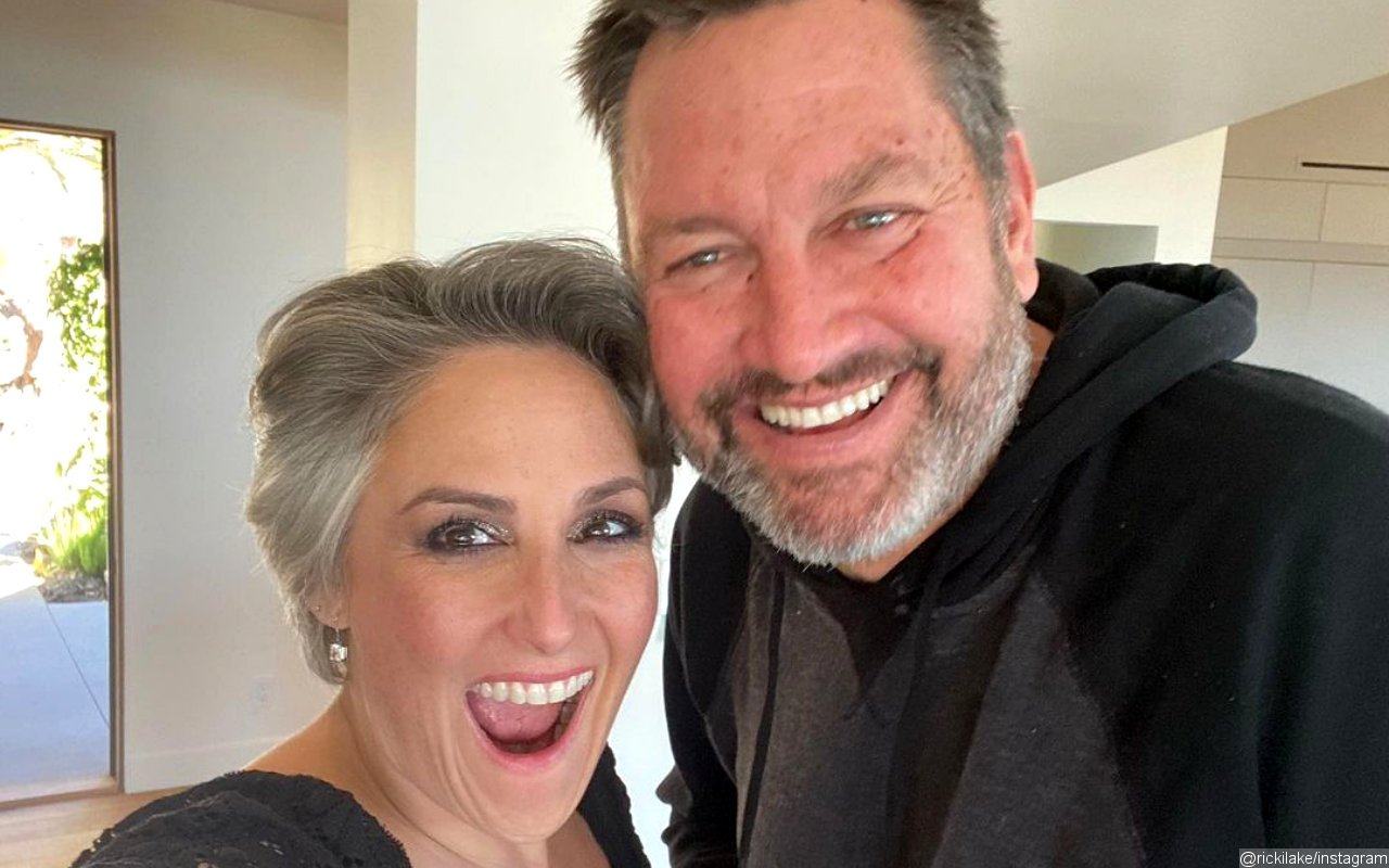 Ricki Lake Gushes She's 'the Happiest Woman in the Land' After Getting Her Engagement Ring