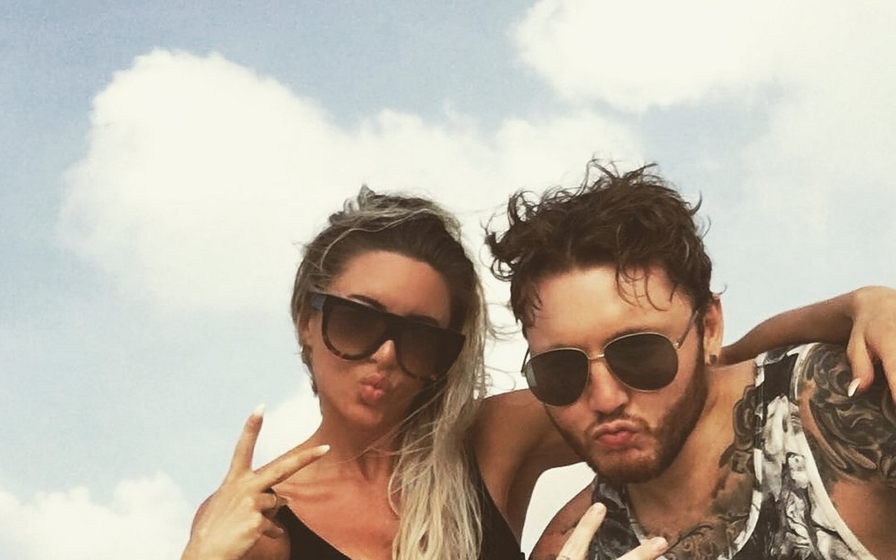 James Arthur Calls It Quits With Girlfriend 