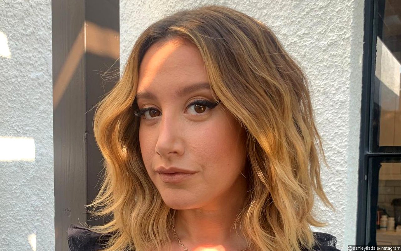 Ashley Tisdale Shows Off Natural Boobs A Year After Having Her Breast 
