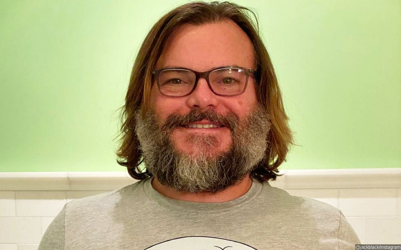 Jack Black Delights L.A. High School Graduates by Joining Their Photo Shoot