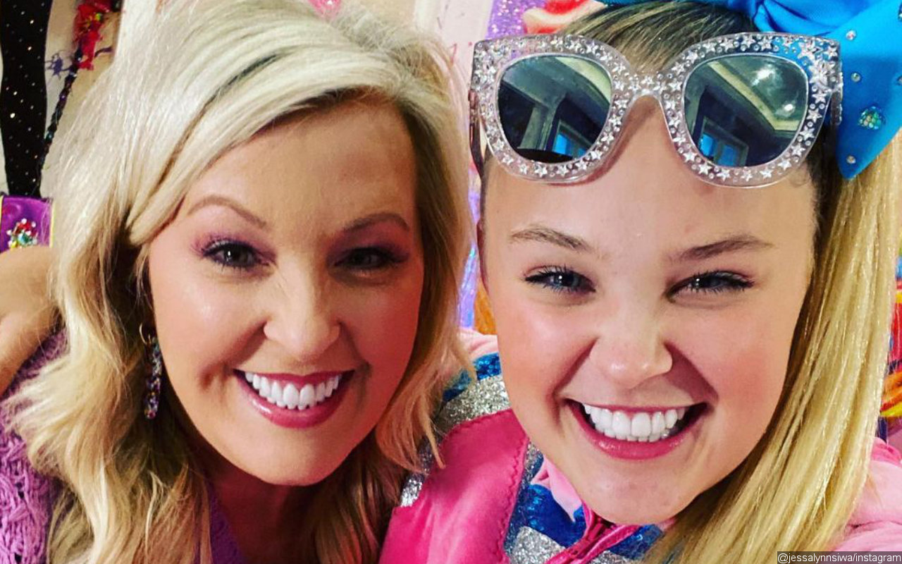 JoJo Siwa Admits Telling Her Mom to Take Off Her Signature Bow 'Was Harder' Than Coming Out