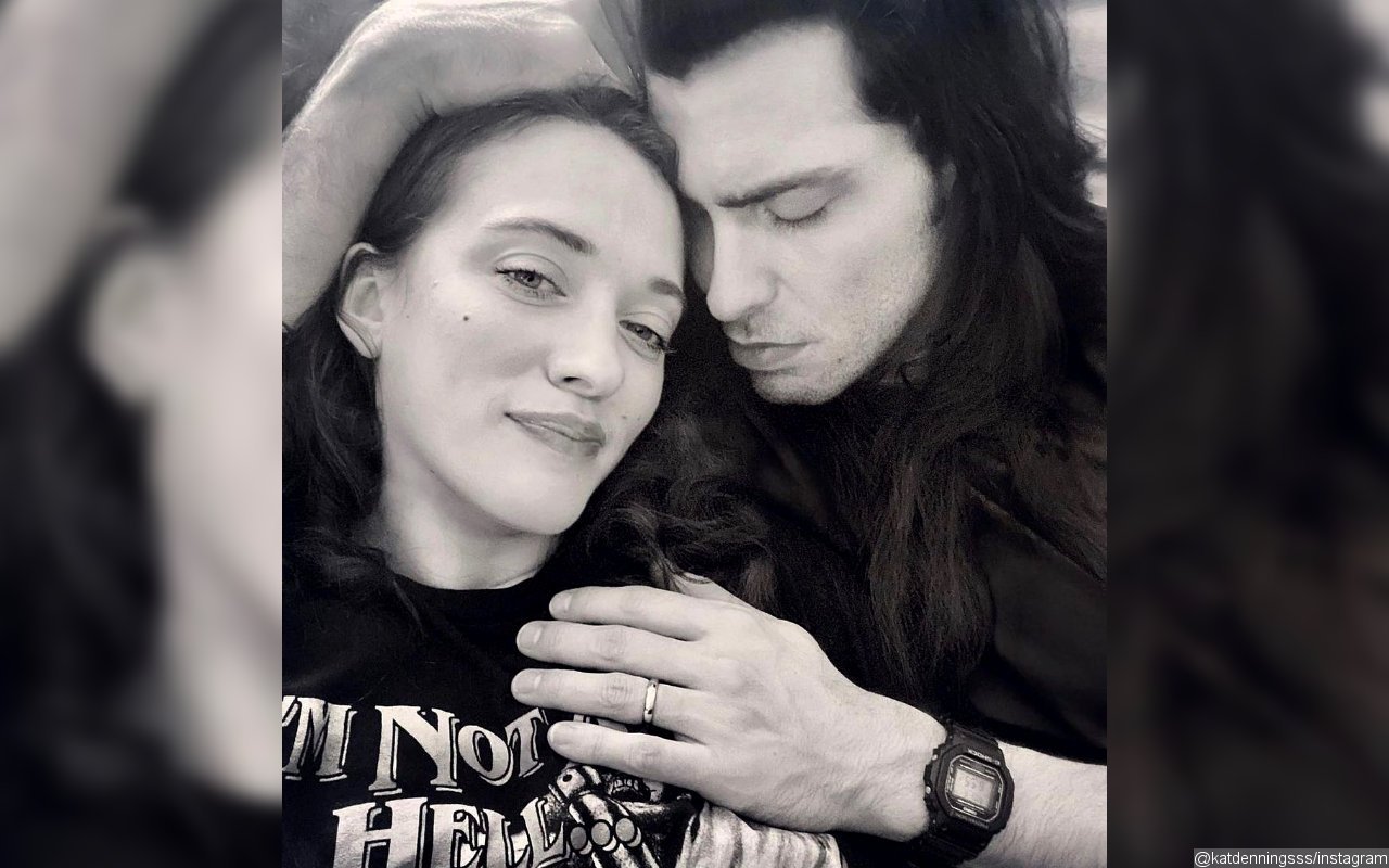 Kat Dennings Suspected to Have Gotten Married After Fiance Was Spotted to Wear Gold Ring