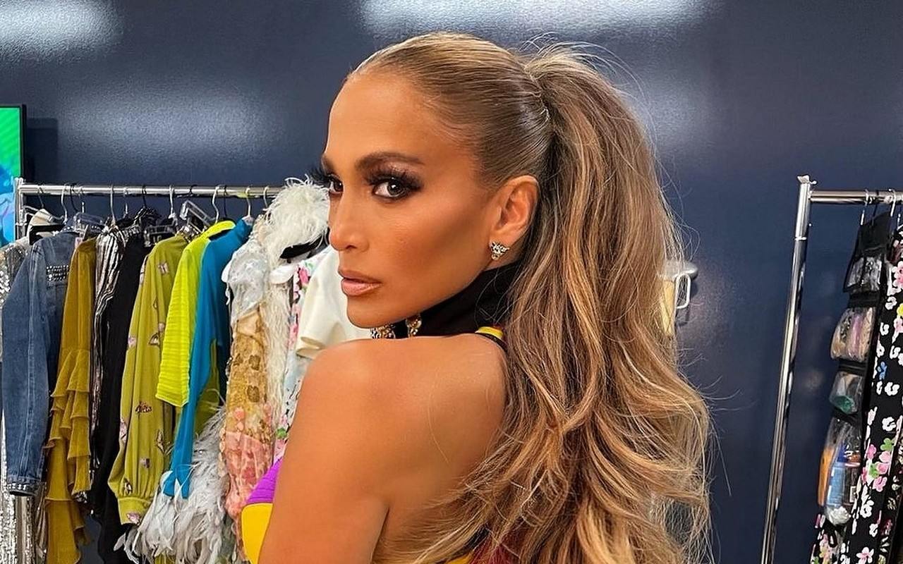 Jennifer Lopez Sings About Moving On for Upcoming Song