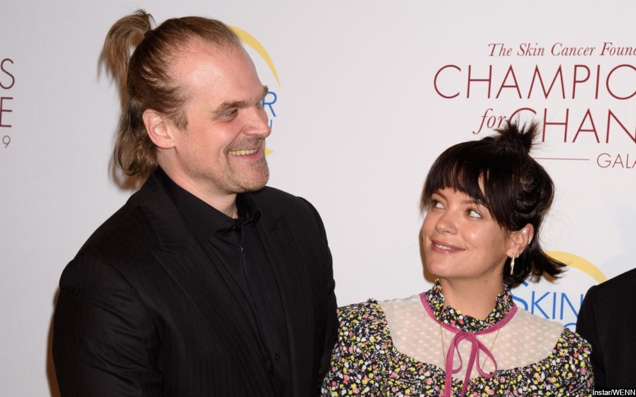 David Harbour está abrumado por la gratitud por la vida de casado con Lily Allen