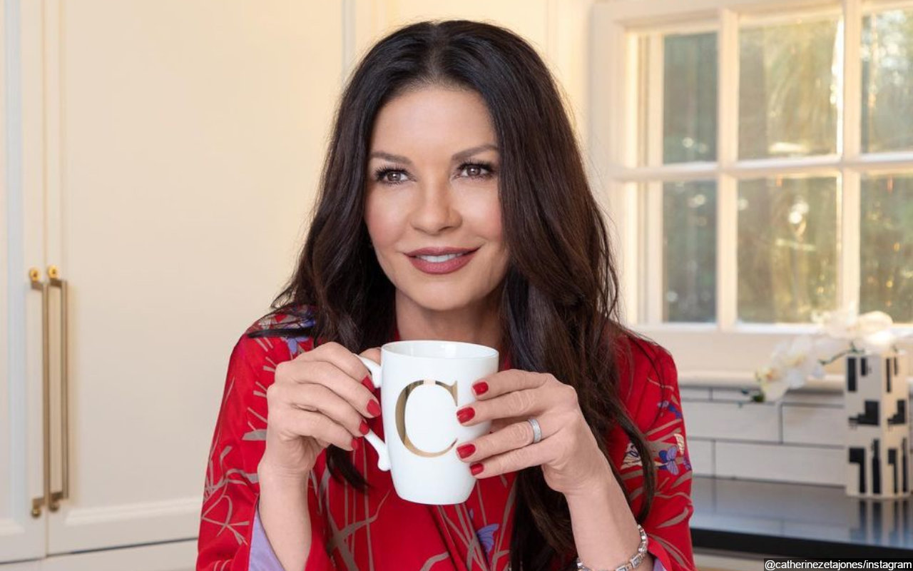 Catherine Zeta-Jones Credits Youthful Appearance to No Smoking-No ...