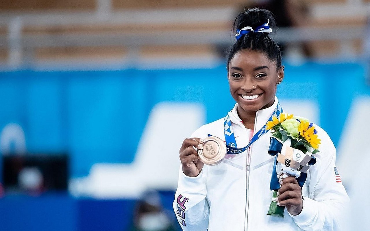 Simone Biles Wins Bronze in Balance Beam Final as She Returns to
