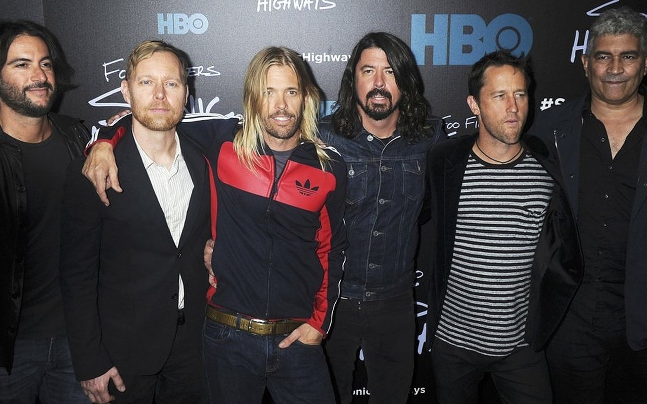 Angry Foo Foo Fighters Send Message to Angry Church Members With Cover of Bee ...