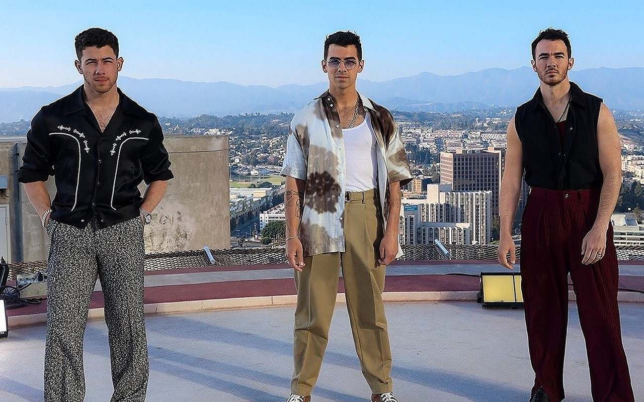 Jonas Brothers Perform on Rooftop as Part of Olympic Games' Closing Ceremony  