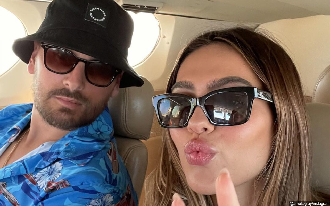 Amelia Hamlin Shows Off Diamond 'Lord' Necklace in Honor of BF Scott Disick