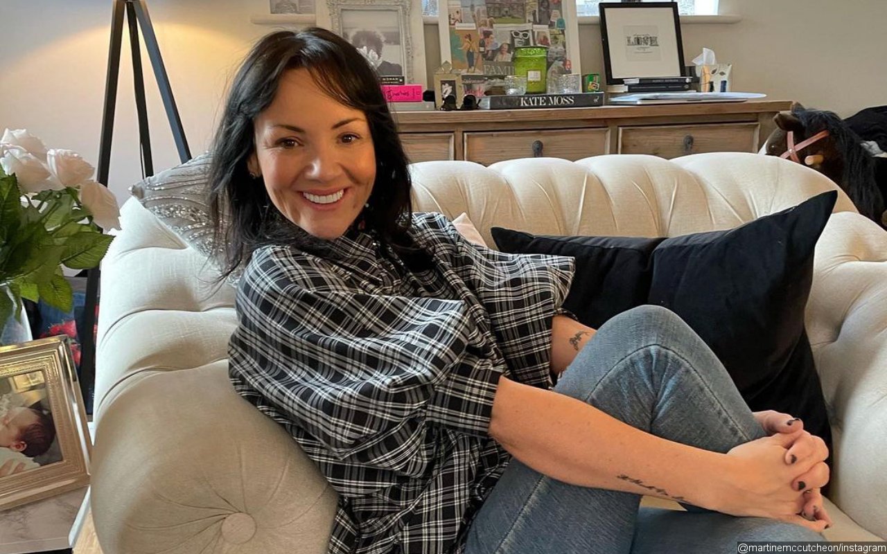 Martine McCutcheon Learns Effective Solutions for Her Fibromyalgia and Lyme Flare Up From Fans