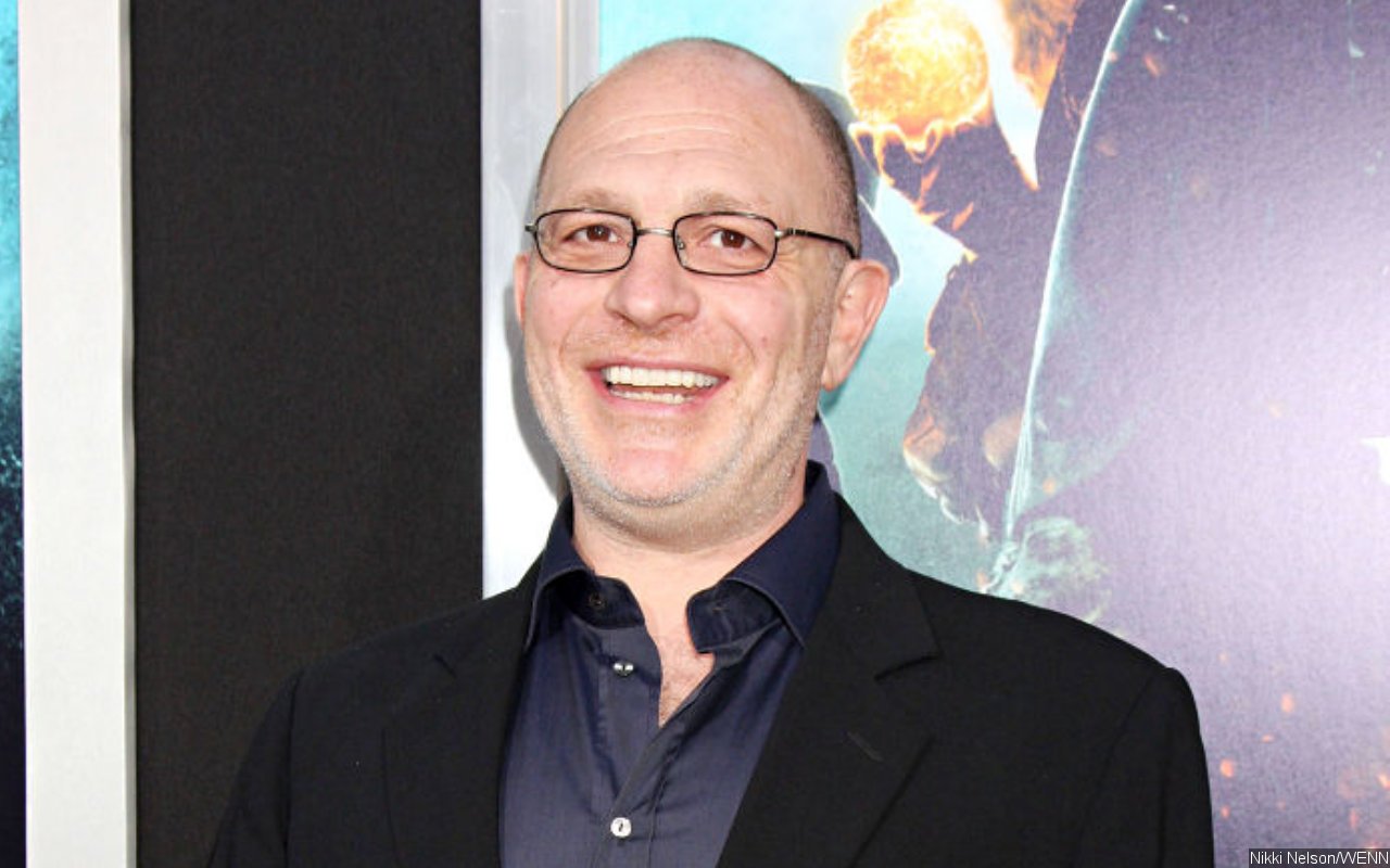 'I Am Legend' Writer Insists Film Isn't 'Real' After Anti-Vaxxers Cite Its Plot in Conspiracy Theory - Vimarsana News