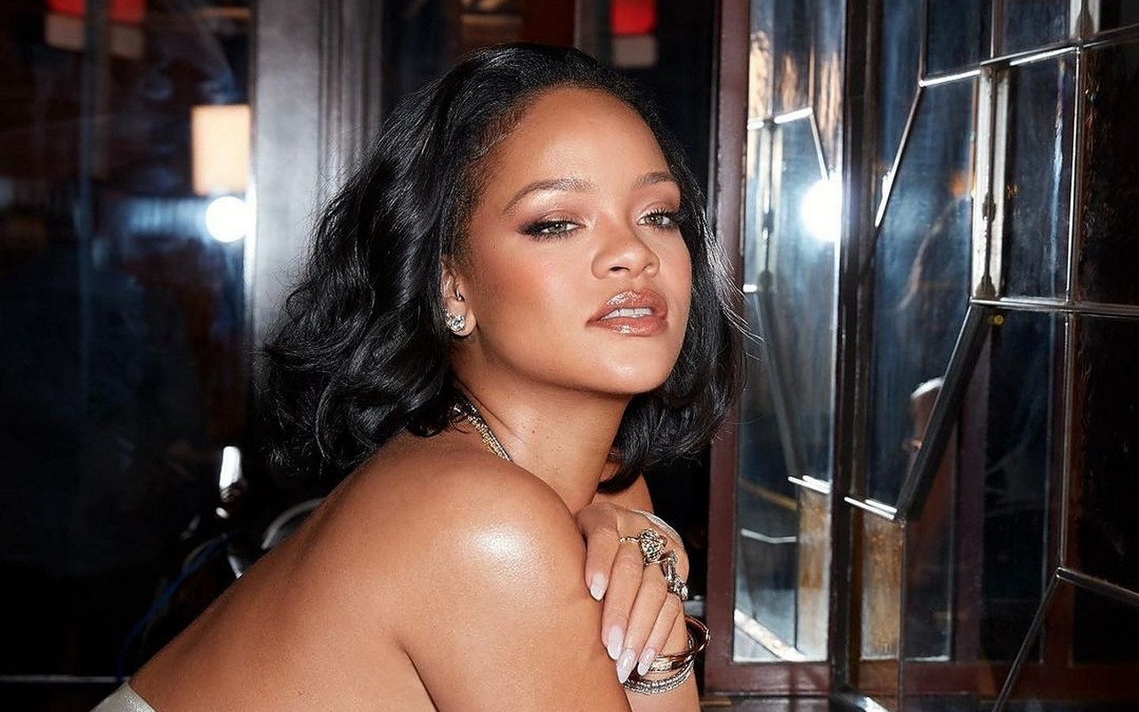 Rihanna Sued by Songwriter Over Song Gaffe at Fenty Fashion Show
