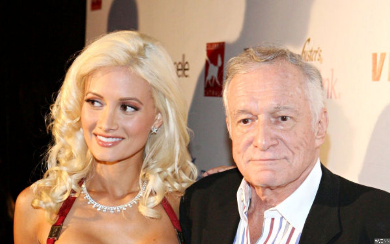 Holly Madison Dubs Her Decision to Join Hugh Hefner's Playboy World 'Dangerous Choice' - Vimarsana News