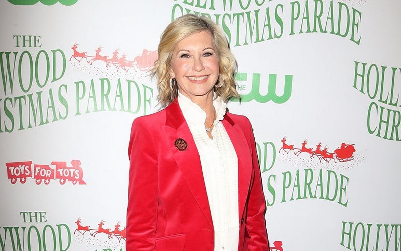 Olivia Newton-John Raises Money to Fund Wellness Therapy for Cancer Patients - Vimarsana News