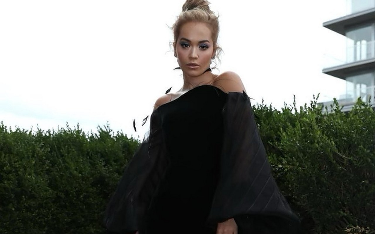 Rita Ora Named Style Icon at 2021 Fashion Media Awards