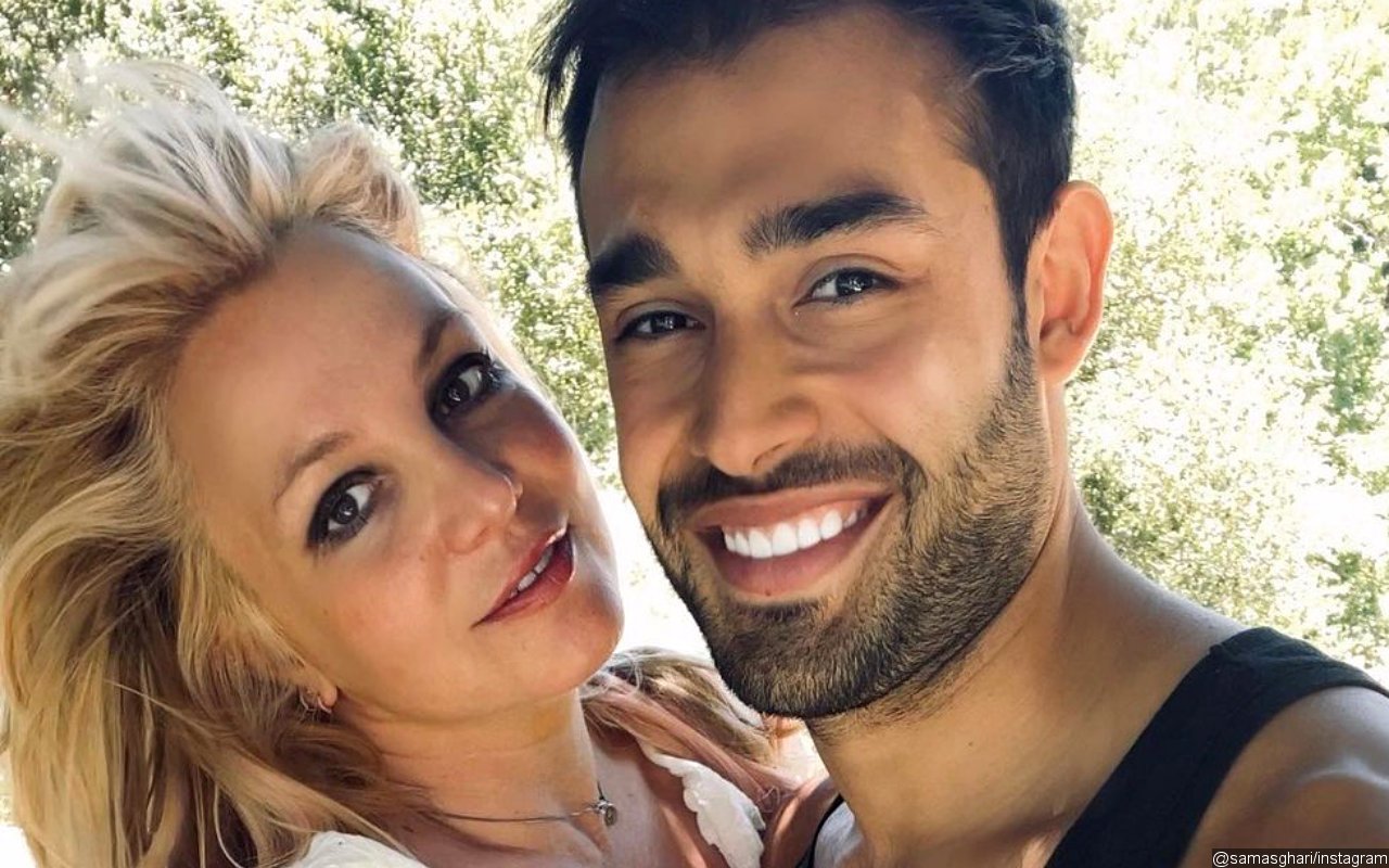 Britney Spears' Fiance Sam Asghari Hilariously Reacts to Fans Urging Them to Sign Prenup