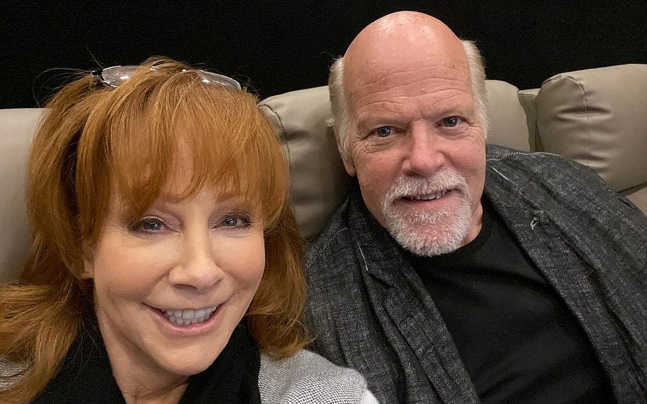 Reba McEntire Rescued From Crumbling Building While Touring Old Site