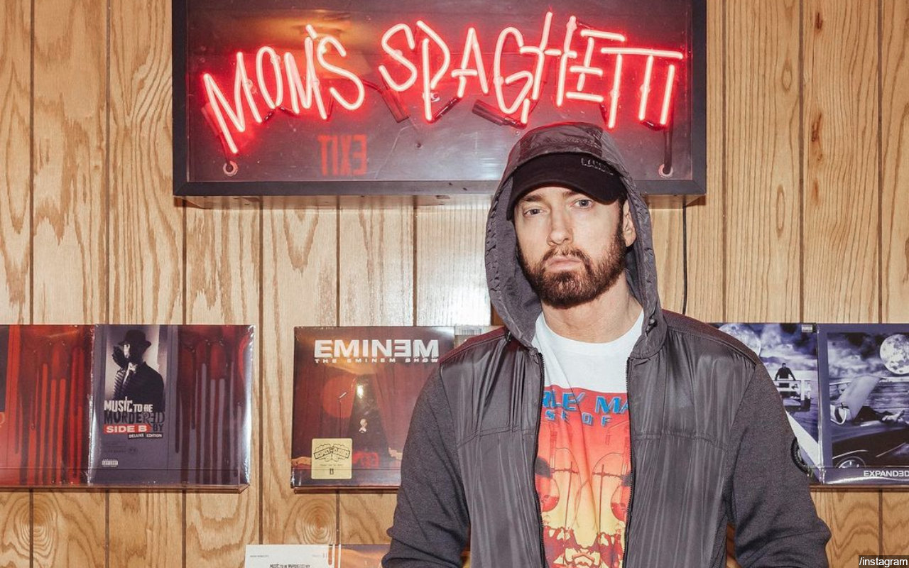 Eminem Flashes Middle Finger While Surprising Fans at Mom's Spaghetti Restaurant Grand Opening