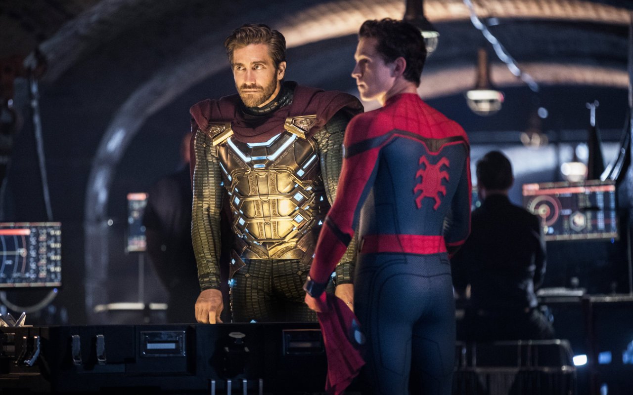 Jake Gyllenhaal Credits Tom Holland for Helping Him Overcome Anxiety on 'Spider-Man' Set