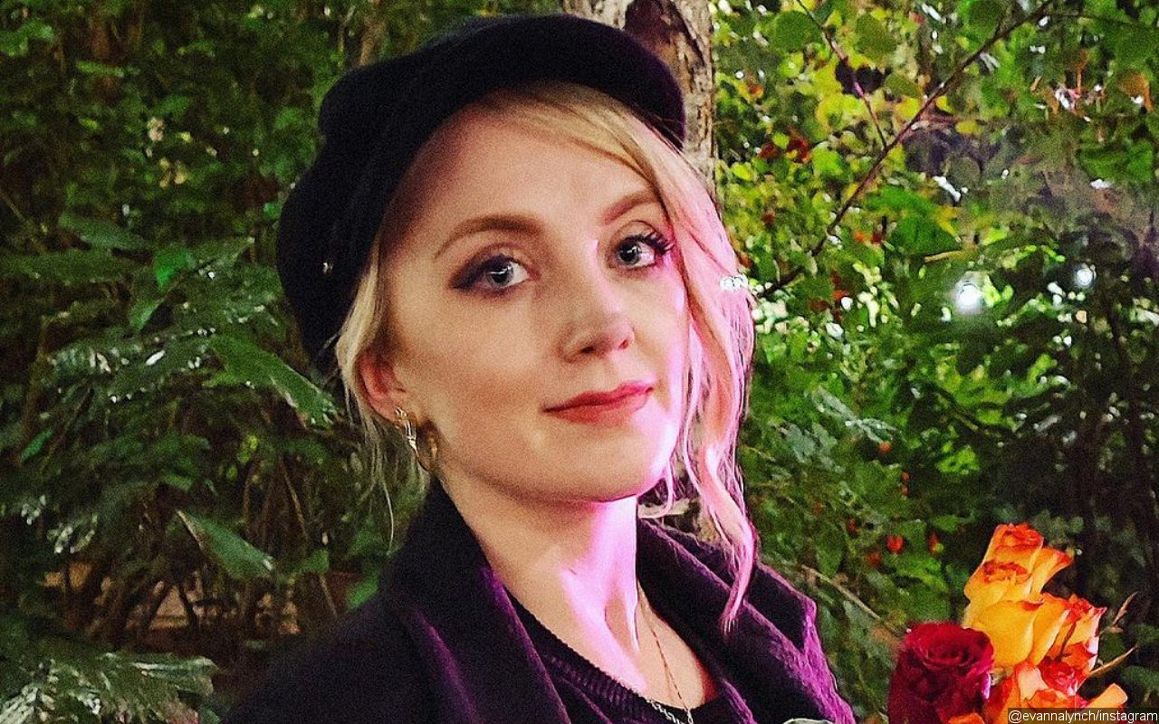 Evanna Lynch Talks Anorexia Battle: Learn to Do It in a Functional Way