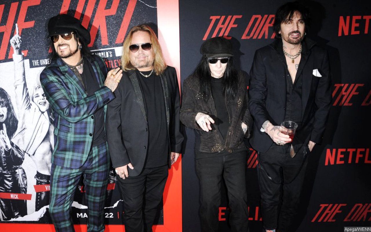 Nikki Sixx Defends Motley Crue's Decision to Postpone 2021 Stadium Tour Amid COVID Pandemic - Vimarsana News