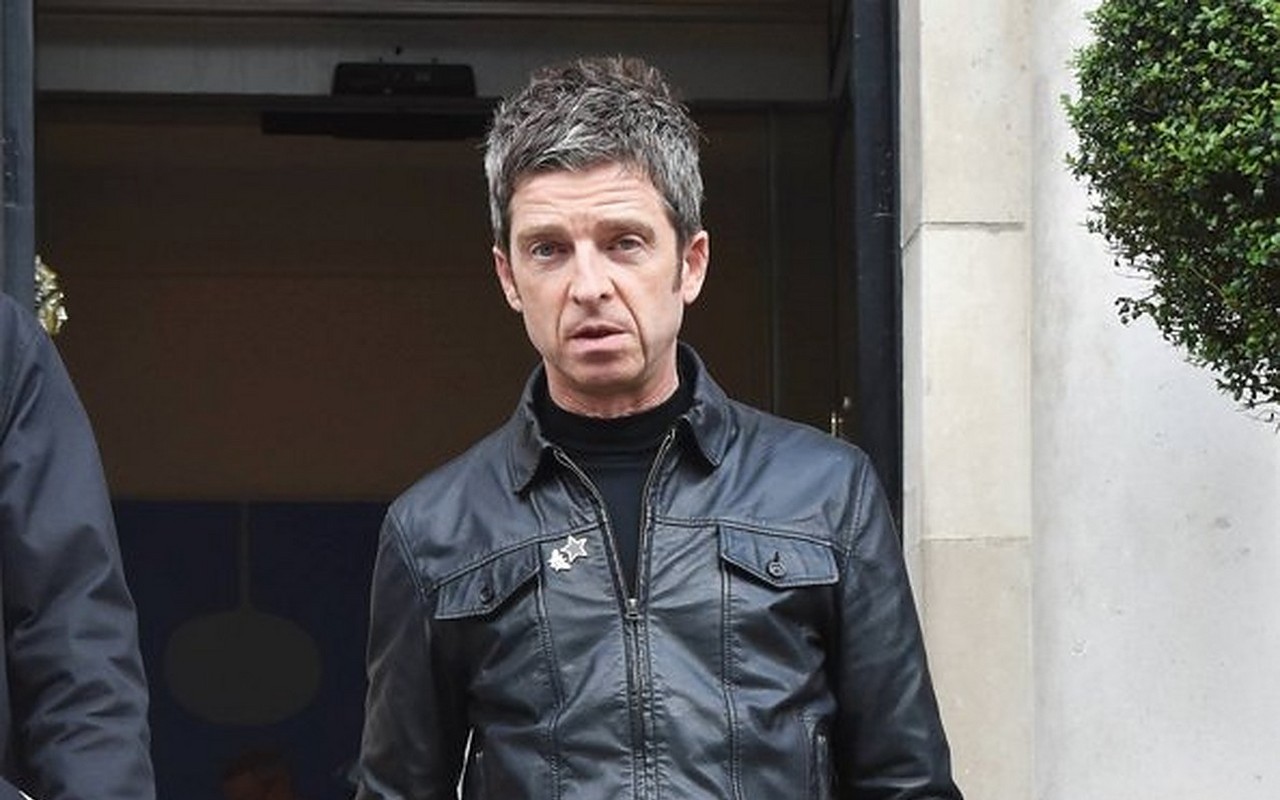 Noel Gallagher Gives Harsh Warning to Anyone Making Reggae Covers of Oasis Hits - Vimarsana News