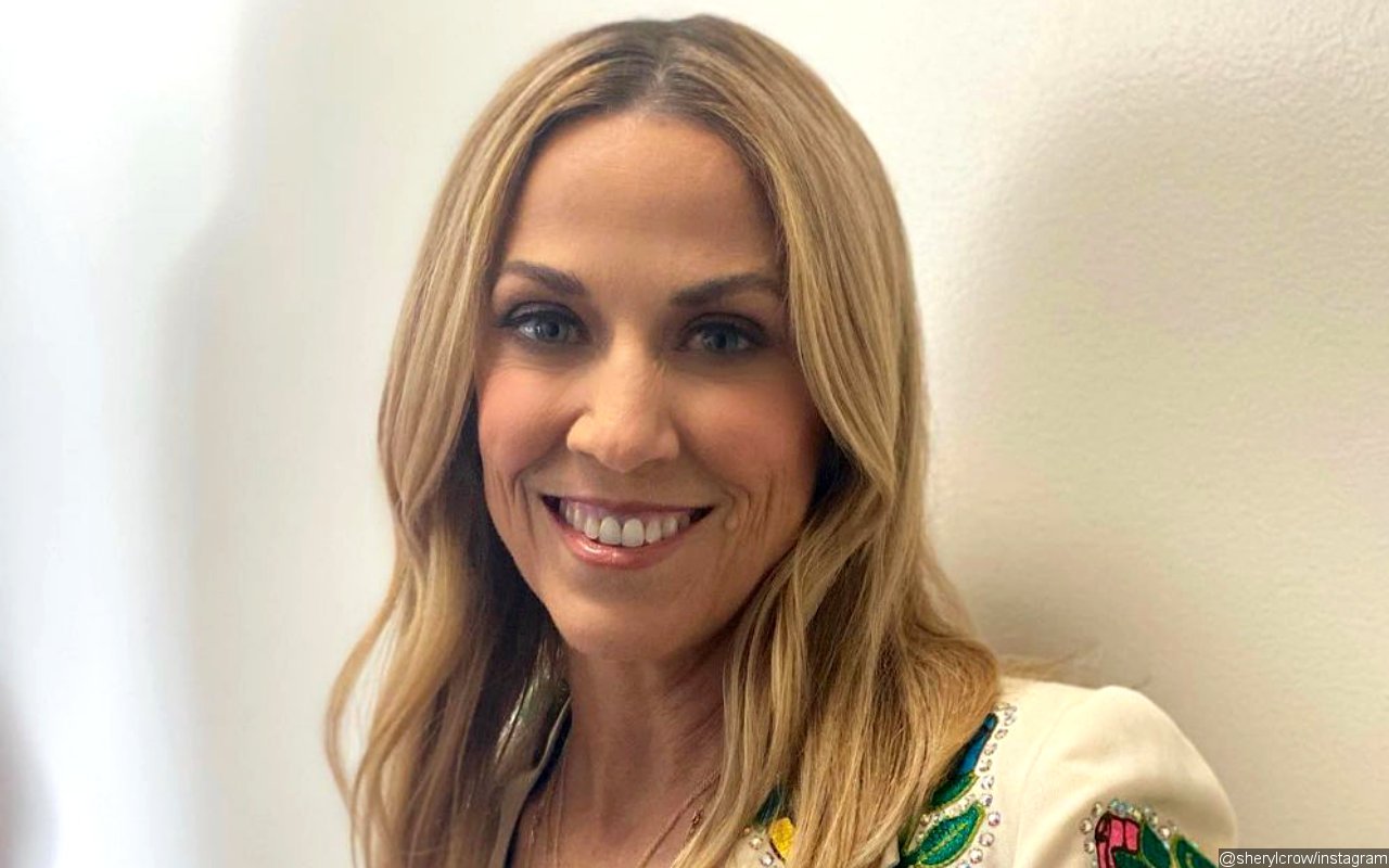 Sheryl Crow Applauds Mother for Encouraging Her to Adopt