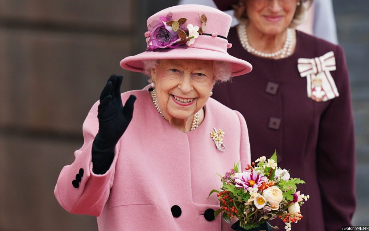 Queen Elizabeth Filled With Sorrow and 'Loneliness' After Her Father's