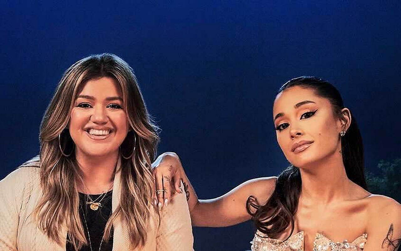 Ariana Grande Confirmed as Special Guest for Kelly Clarkson's Christmas Special
