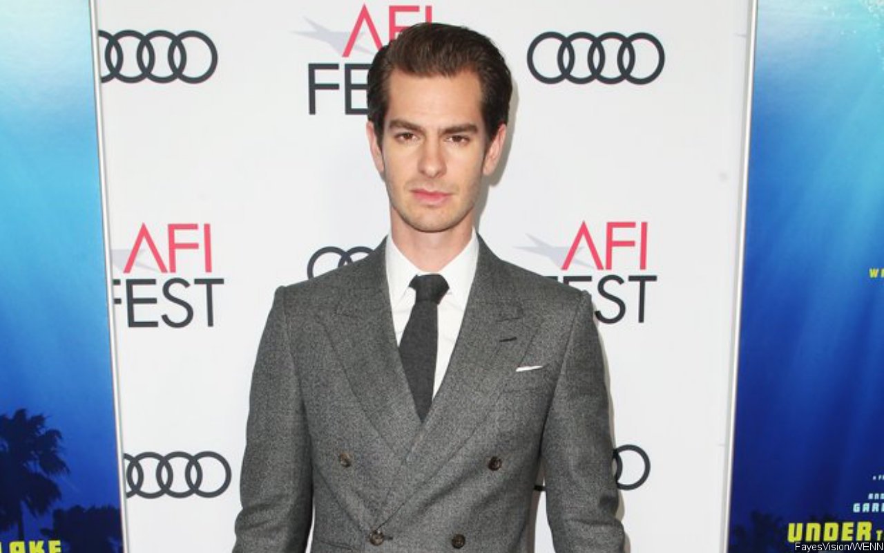 Andrew Garfield Proud to Be Lung Doctor Brother's 'Emotional Support Animal' 