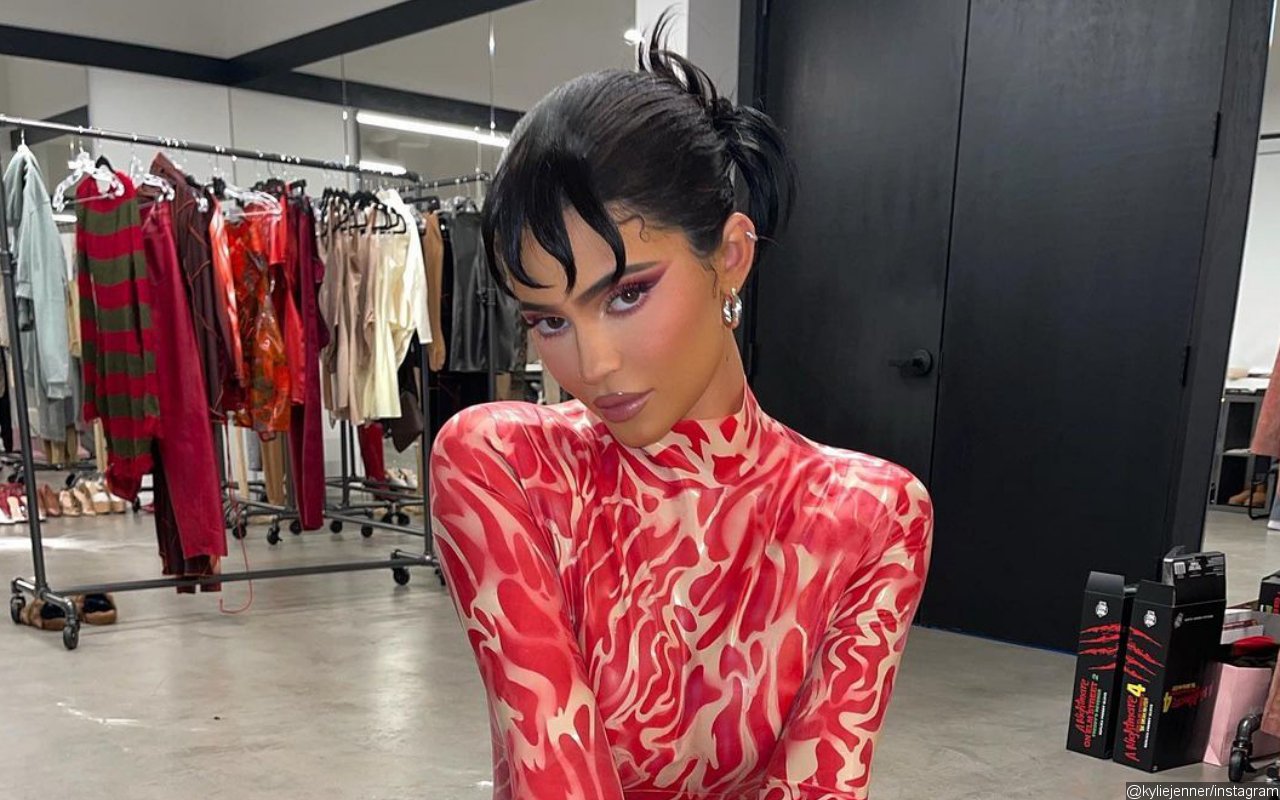 Kylie Jenner Appears to Push Back Holiday Makeup Line Launch Date After Astroworld Tragedy