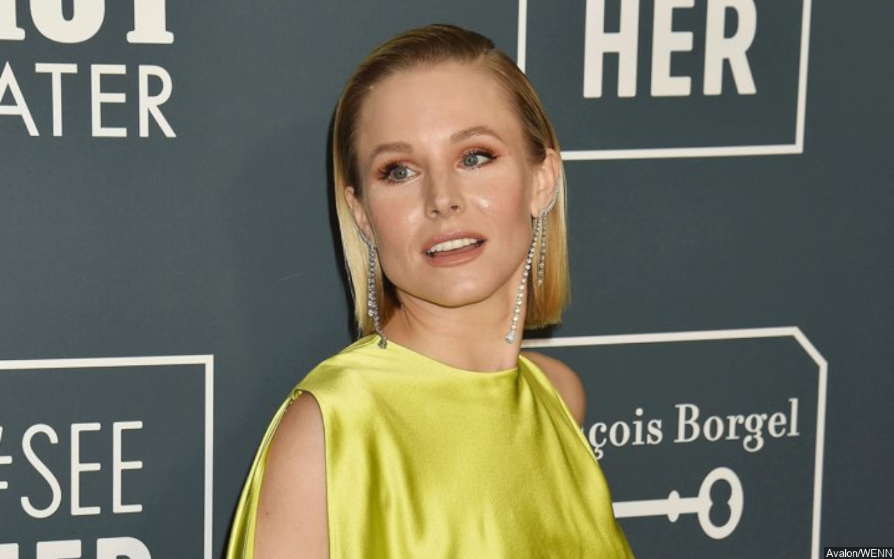 Kristen Bell Trolled for Posing With LASD Cops After Declaring Her Support for BLM Movement - Vimarsana News