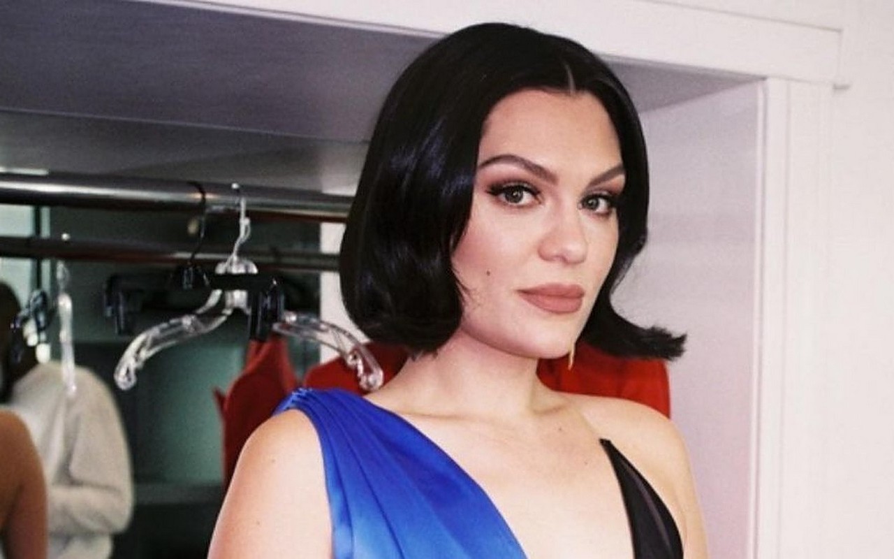 Jessie J Assures Fans She's Going to Be OK During Emotional Performance After Miscarriage