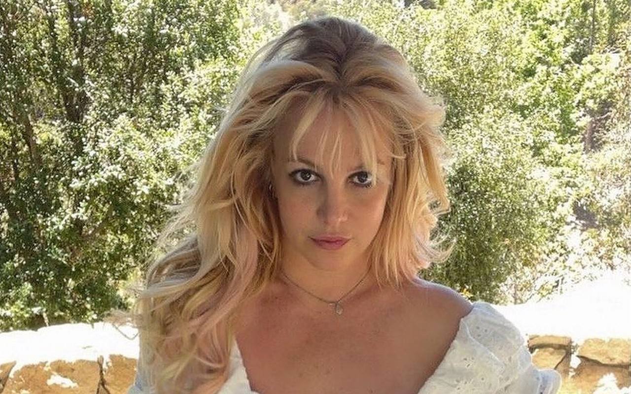 Britney Spears Feels Warm And Fuzzy As She S On Right Medication