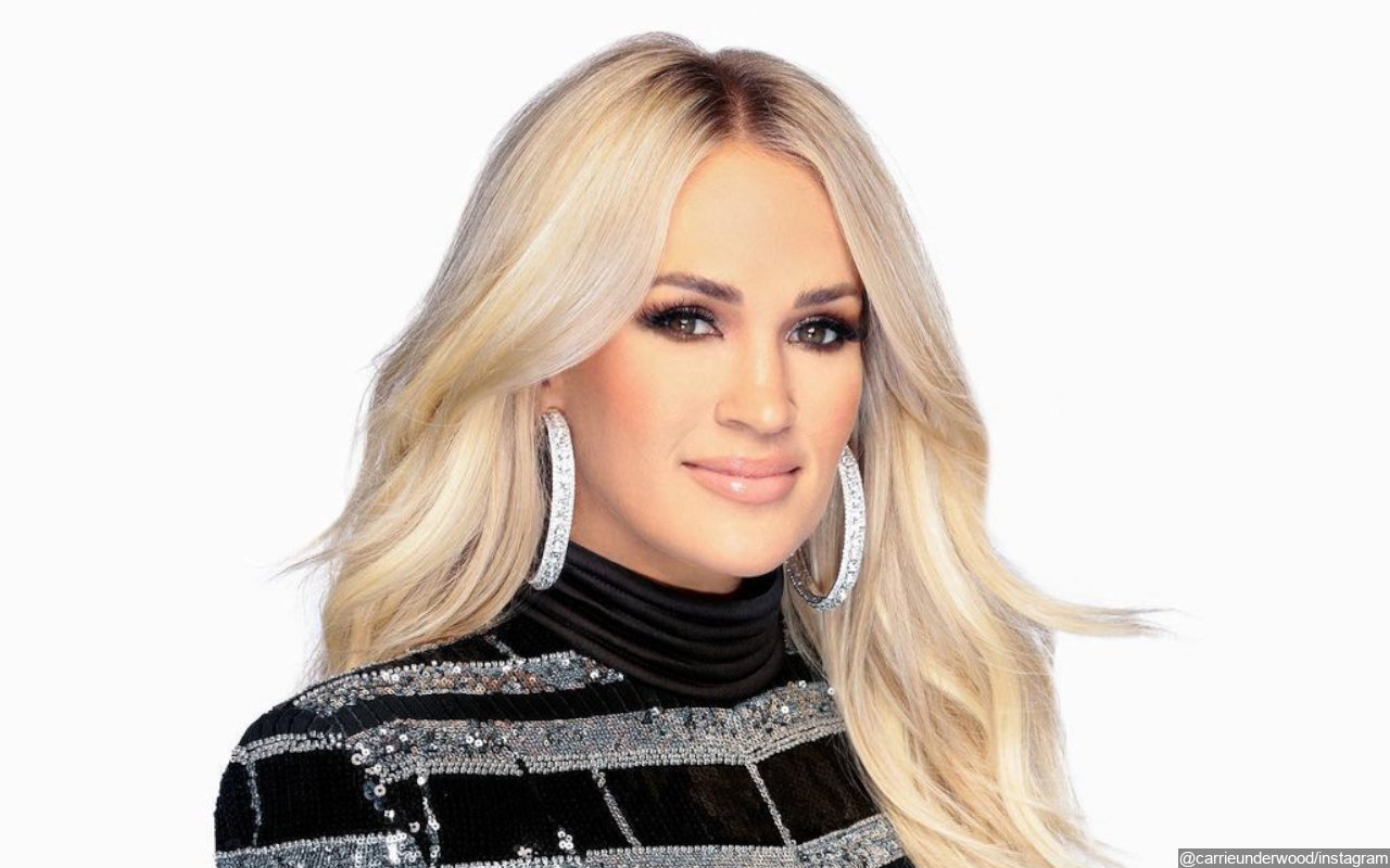 Carrie Underwood Joined by Gospel Choir at Rockefeller Center Christmas Tree Lighting Ceremony