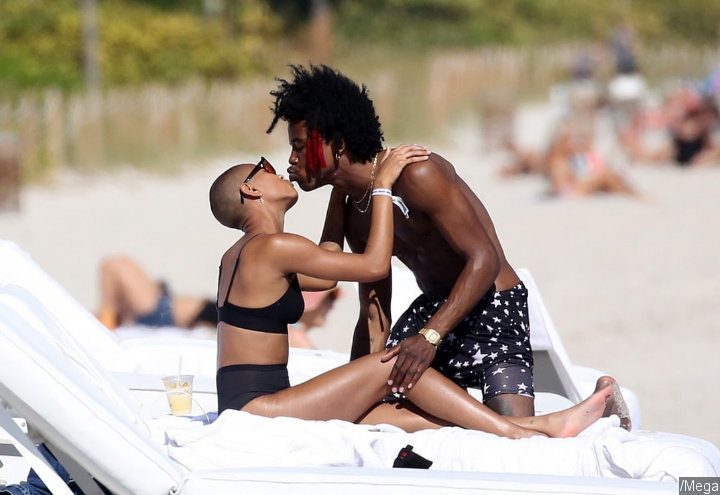 Willow Smith and DE'WAYNE's Beach PDA.