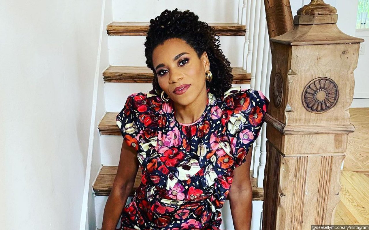 Kelly McCreary Unveils First Glimpse at Newborn Baby After Secretly Welcoming Her
