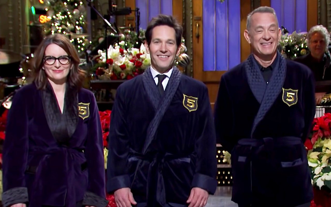 Tom Hanks and Tina Fey Join Paul Rudd to Rescue 'SNL' COVID-Stricken Christmas Episode