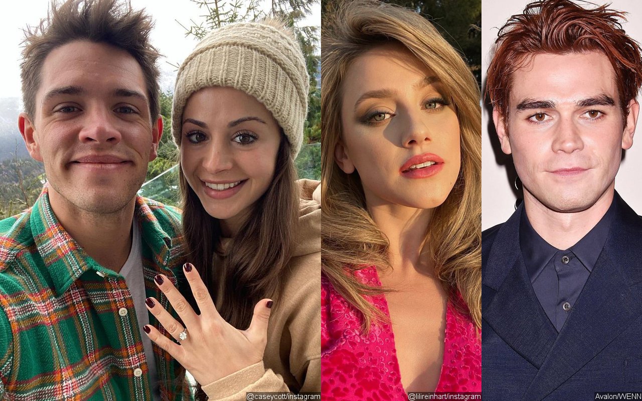 La star di “Riverdale” Casey Cott si sposa in Canada con Lili Reinhart, KJ Apa e altri presenti