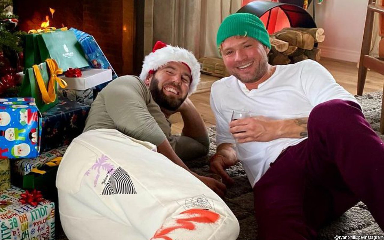 Ryan Phillippe's Friend Puts Gay Rumors to Rest After Their Cozy Christmas Photo