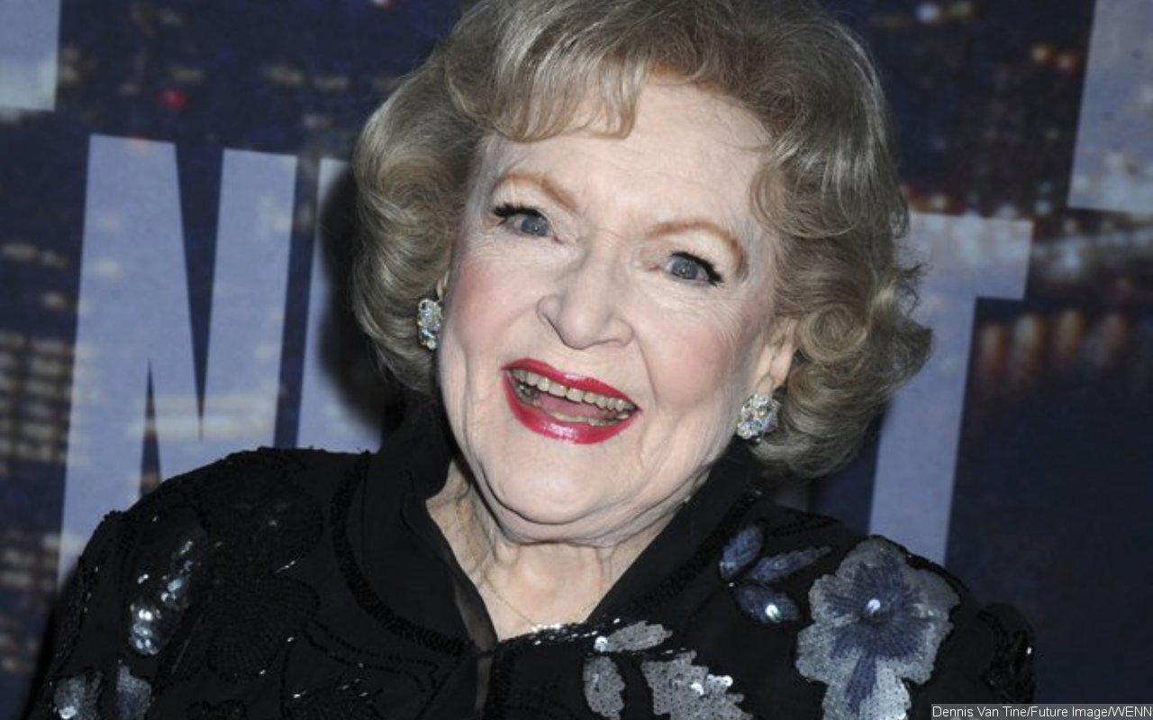 Betty White's Agent Claims Her Cause of Death Isn't Related to COVID-19 Vaccine Booster - Vimarsana News