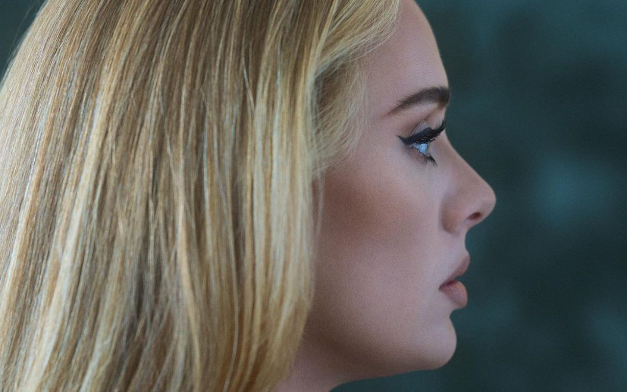 Adele's '30' Is Non-Mover at No. 1 on Billboard 200 After Six Weeks