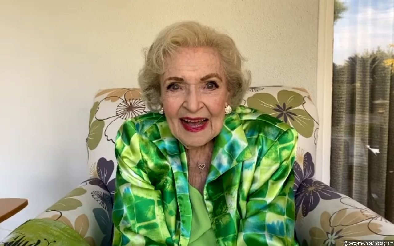 Betty White Tells Fans to 'Stick Around' in Final Message Before Her Death