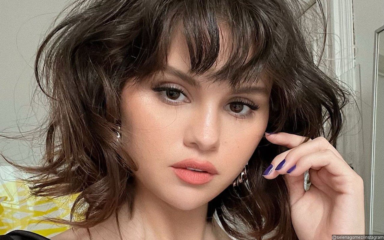 Selena Gomez Confirms She's 'Single' While Poking Fun at Dating Standards in Viral TikTok Video
