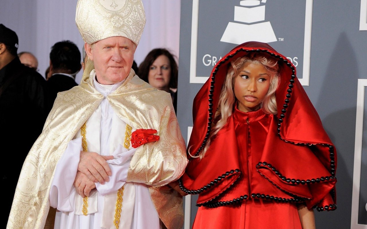 Nicki Minaj Brings Pope as Her Date (2012)