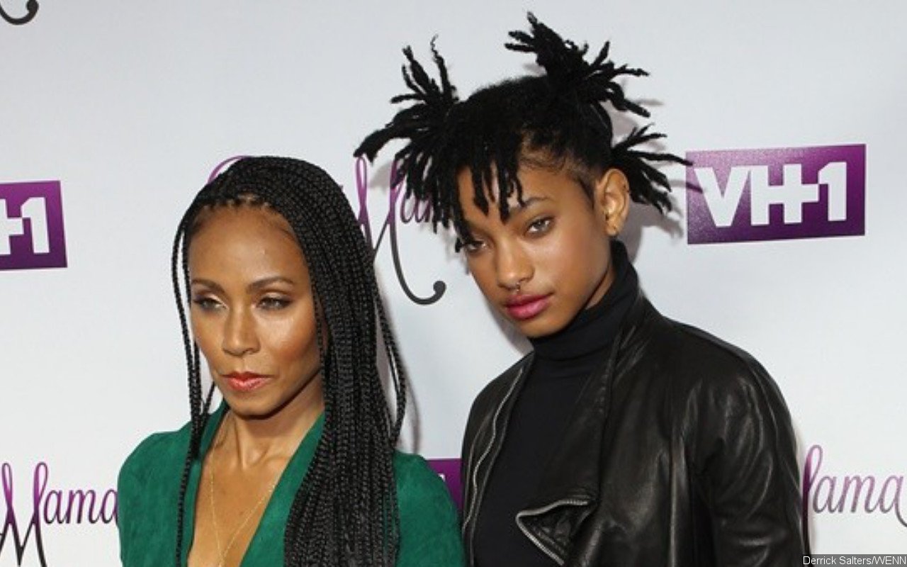 Jada Pinkett Smith Forced to Examine Own Issues Watching Daughter Willow Struggle With Anxiety - Vimarsana News