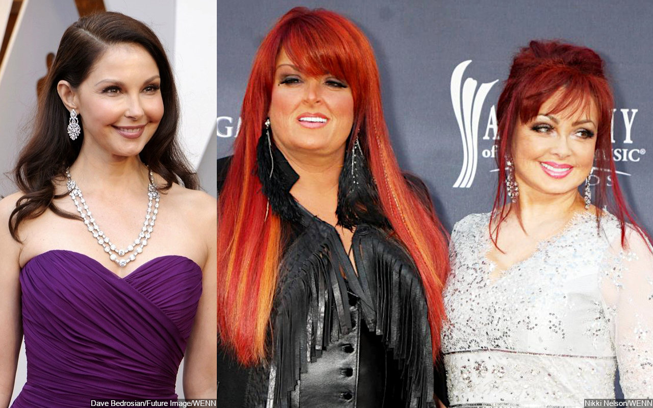Ashley and Wynonna Judd Tear Up as Late Mom Naomi Is Inducted Into Country Music Hall of Fame - Vimarsana News