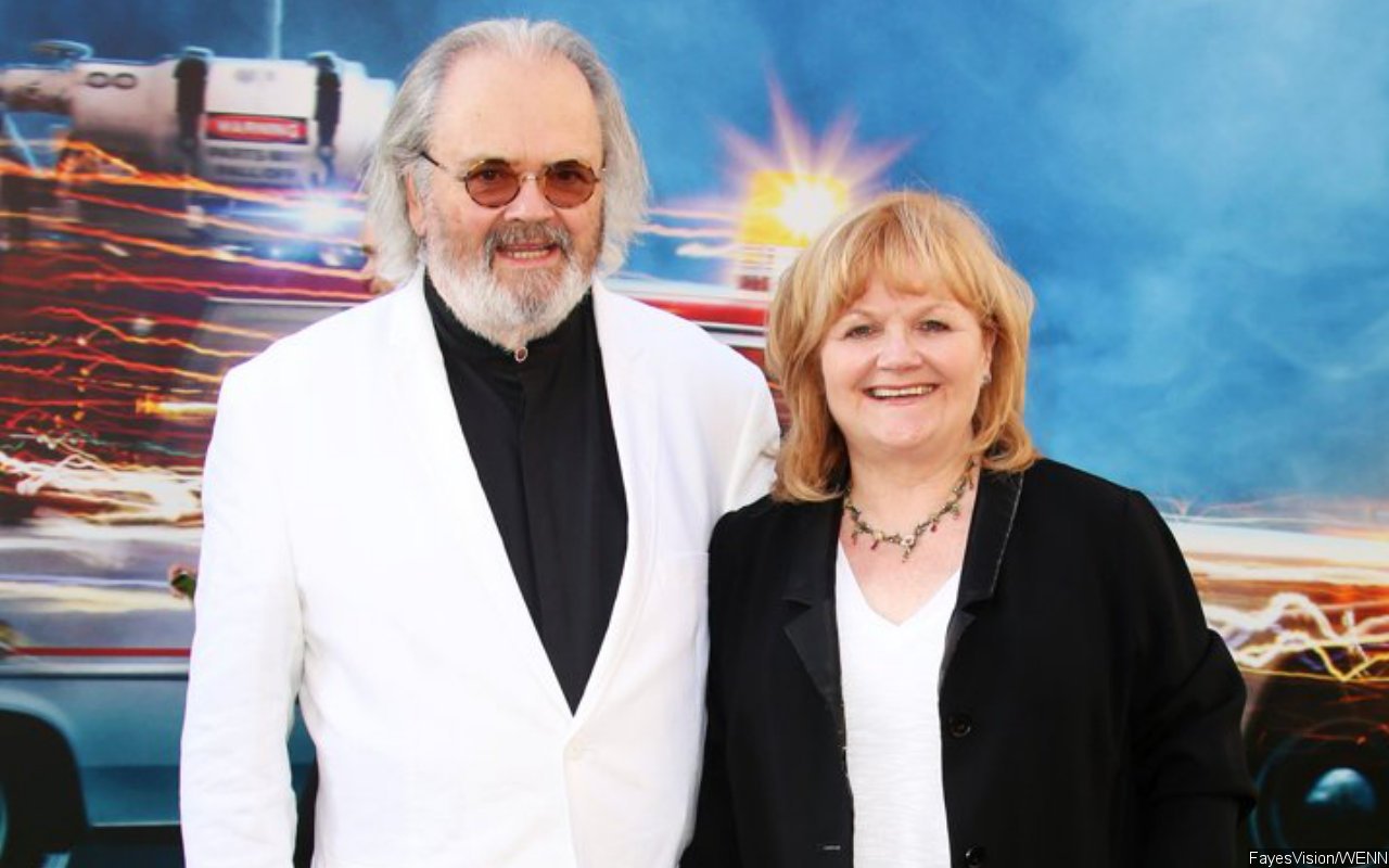 Lesley Nicol Thankful for Support Following Death of Her 'Warrior' Husband